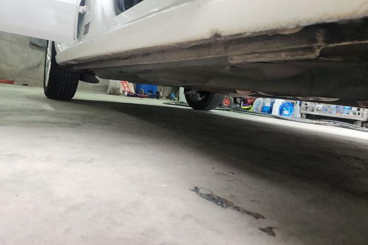 Used Volkswagen Polo 2014 1.4L Manual Comfort Edition Right Side Sill