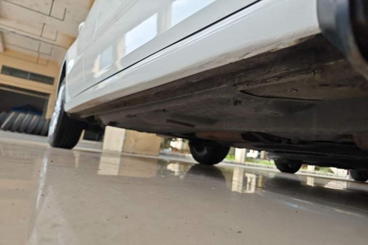 Used Volkswagen Polo 2014 1.4L Automatic Comfort Edition Right Side Sill