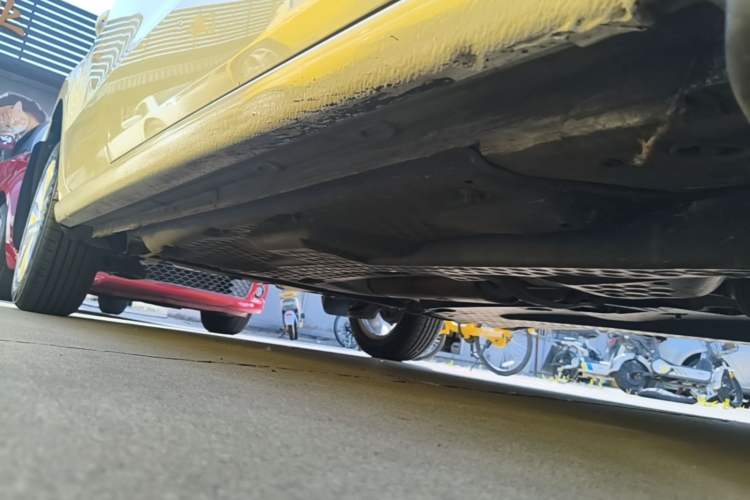 Used Volkswagen Polo 2014 1.4L Automatic Comfort Edition Right Side Sill