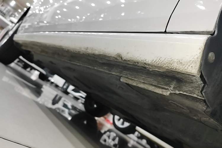 Used Volkswagen Polo 2014 1.4L Automatic Comfort Edition Right Side Sill