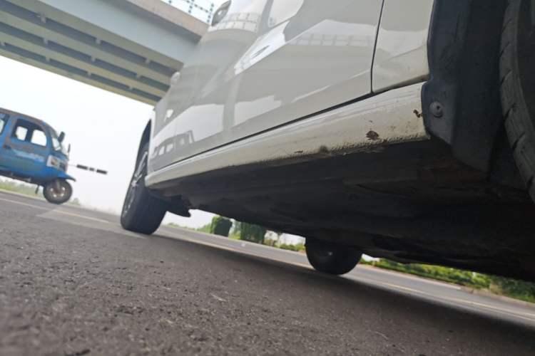 Used Volkswagen Polo 2014 1.4L Manual Fashion Edition Right Side Sill
