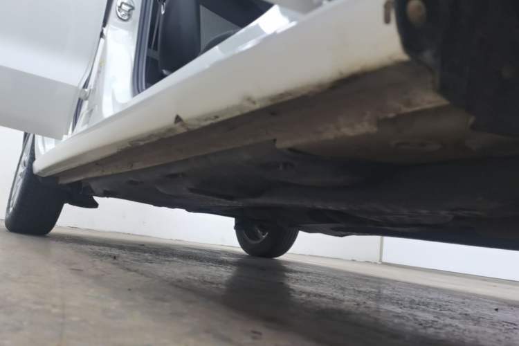 Used Volkswagen Polo 2014 1.4L Manual Fashion Edition Right Side Sill
