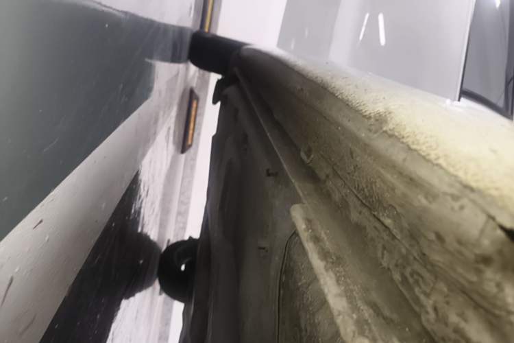 Used Volkswagen Polo 2014 1.6L Automatic Comfort Edition Right Side Sill