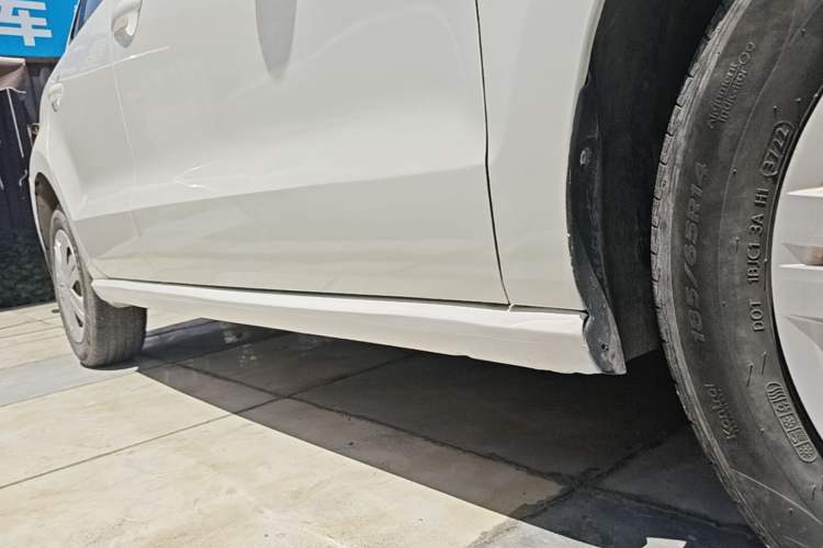 Used Volkswagen Polo 2014 1.4L Manual Fashion Edition Right Side Sill