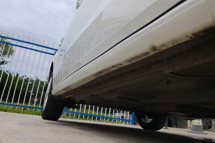 Used Volkswagen Polo 2014 1.6L Automatic Comfort Edition Right Side Sill
