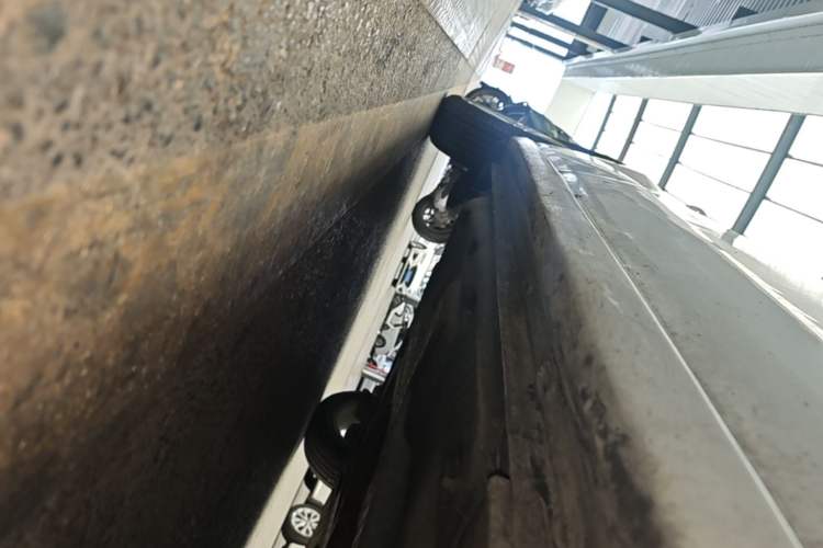 Used Volkswagen Polo 2014 1.6L Automatic Comfort Edition Right Side Sill