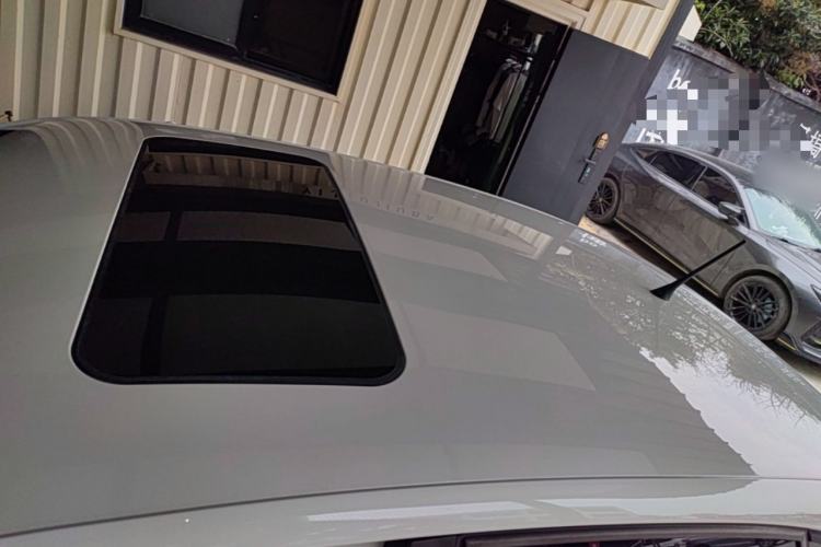 Used Volkswagen Polo 2014 1.6L Automatic Luxury Edition Roof