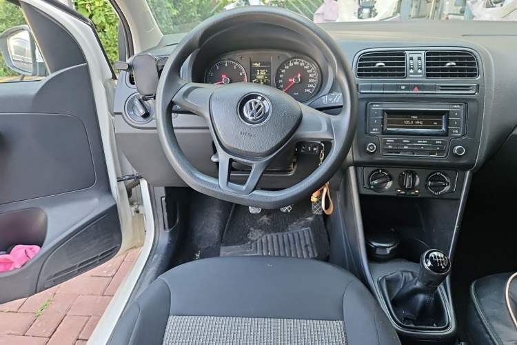 Used Volkswagen Polo 2014 1.4L Manual Fashion Edition Steering Wheel