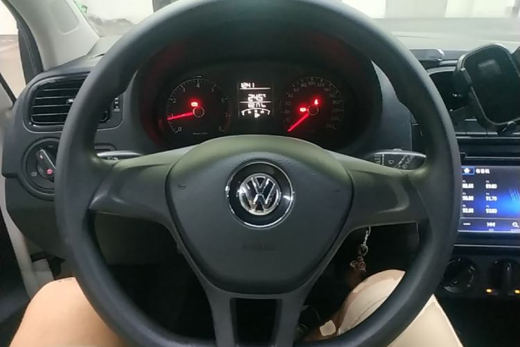 Used Volkswagen Polo 2014 1.4L Manual Fashion Edition Steering Wheel