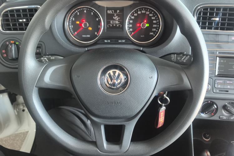 Used Volkswagen Polo 2014 1.6L Automatic Comfort Edition Steering Wheel
