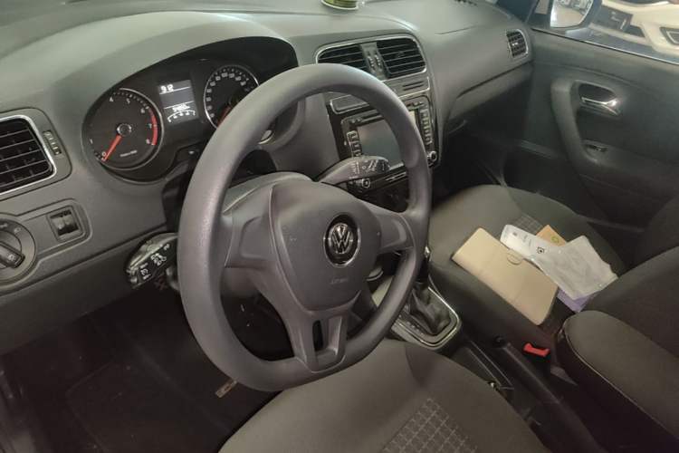 Used Volkswagen Polo 2014 1.4L Automatic Comfort Edition Steering Wheel
