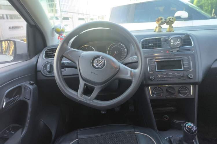 Used Volkswagen Polo 2014 1.4L Manual Comfort Edition Steering Wheel