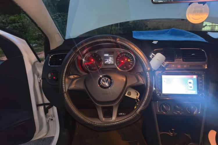 Used Volkswagen Polo 2014 1.6L Manual Comfort Edition Steering Wheel