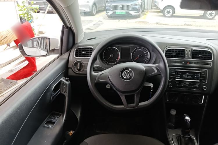Used Volkswagen Polo 2014 1.4L Automatic Comfort Edition Steering Wheel