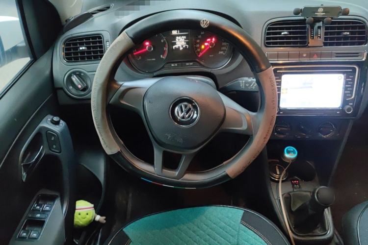 Used Volkswagen Polo 2014 1.4L Manual Fashion Edition Steering Wheel