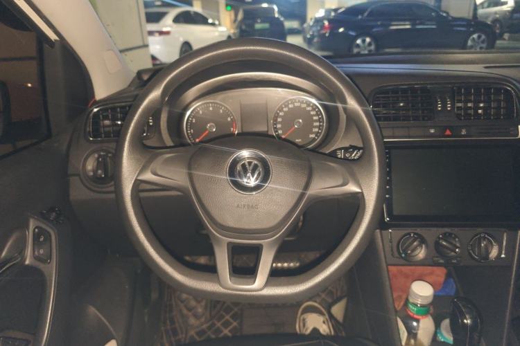 Used Volkswagen Polo 2014 1.6L Automatic Comfort Edition Steering Wheel