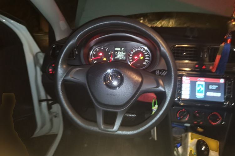Used Volkswagen Polo 2014 1.6L Automatic Comfort Edition Steering Wheel