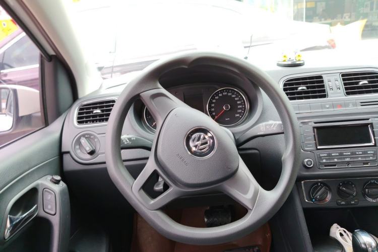 Used Volkswagen Polo 2014 1.4L Automatic Comfort Edition Steering Wheel