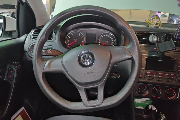 Used Volkswagen Polo 2014 1.6L Automatic Comfort Edition Steering Wheel