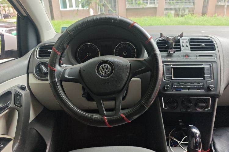 Used Volkswagen Polo 2014 1.6L Automatic Comfort Edition Steering Wheel