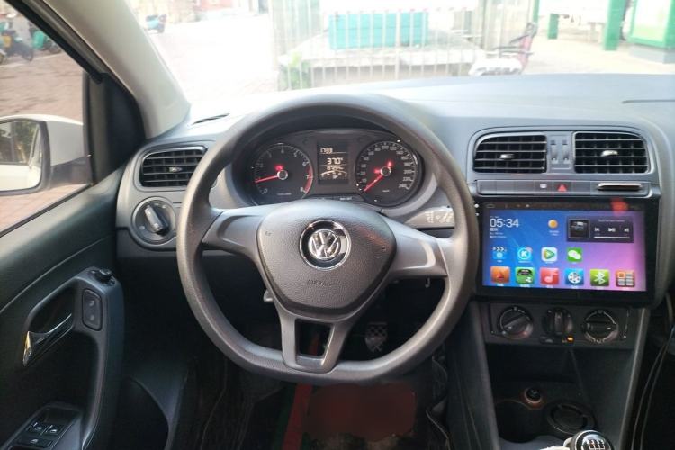 Used Volkswagen Polo 2014 1.4L Manual Fashion Edition Steering Wheel