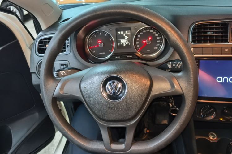 Used Volkswagen Polo 2014 1.6L Automatic Comfort Edition Steering Wheel