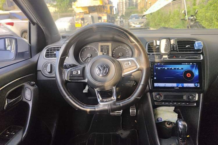 Used Volkswagen Polo 2014 1.6L Automatic Luxury Edition Steering Wheel