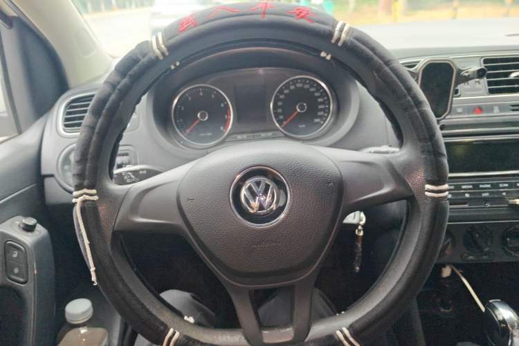 Used Volkswagen Polo 2014 1.4L Automatic Comfort Edition Steering Wheel