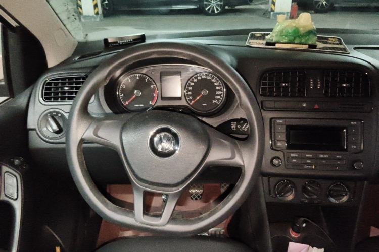 Used Volkswagen Polo 2014 1.4L Manual Fashion Edition Steering Wheel
