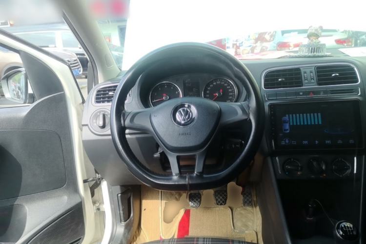 Used Volkswagen Polo 2014 1.4L Manual Comfort Edition Steering Wheel