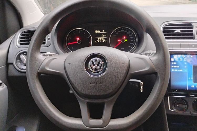 Used Volkswagen Polo 2014 1.6L Automatic Comfort Edition Steering Wheel