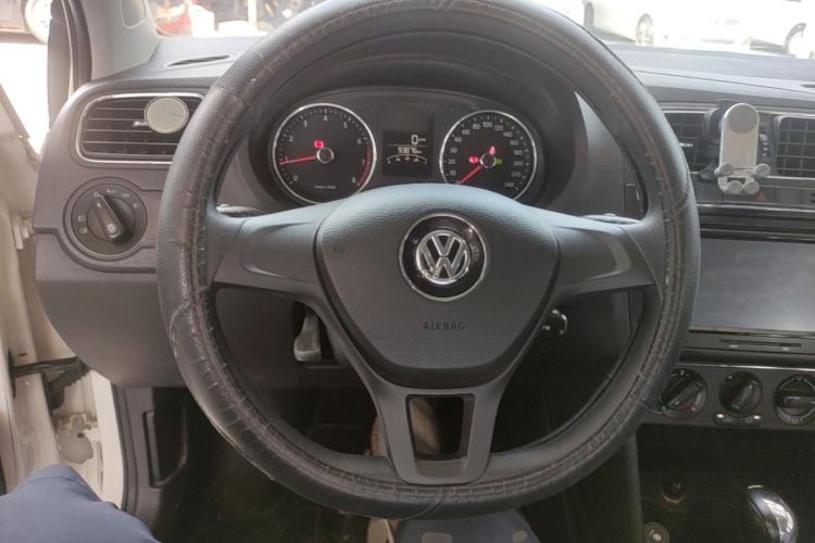 Used Volkswagen Polo 2014 1.6L Automatic Comfort Edition Steering Wheel