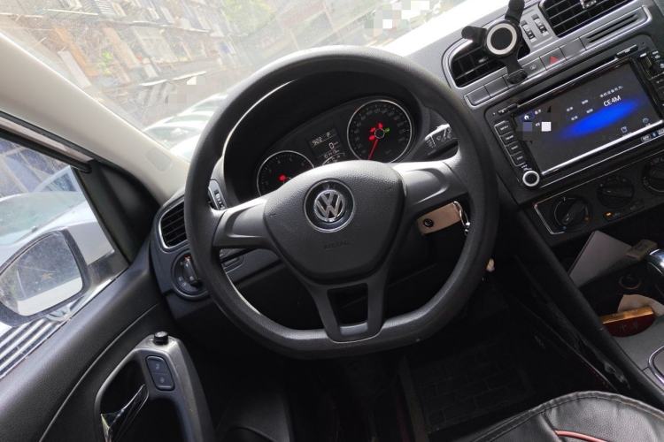 Used Volkswagen Polo 2014 1.6L Automatic Comfort Edition Steering Wheel