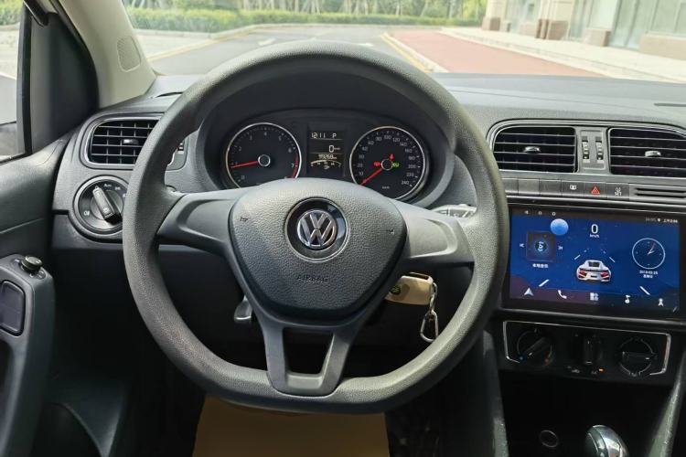 Used Volkswagen Polo 2014 1.4L Automatic Comfort Edition Steering Wheel