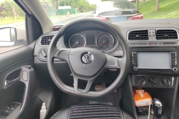 Used Volkswagen Polo 2014 1.4L Automatic Comfort Edition Steering Wheel