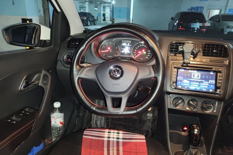 Used Volkswagen Polo 2014 1.6L Automatic Comfort Edition Steering Wheel