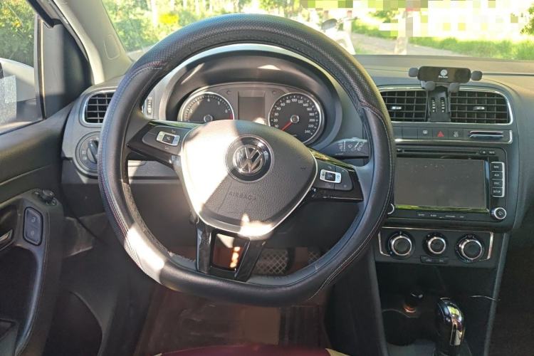 Used Volkswagen Polo 2014 1.4L Automatic Comfort Edition Steering Wheel