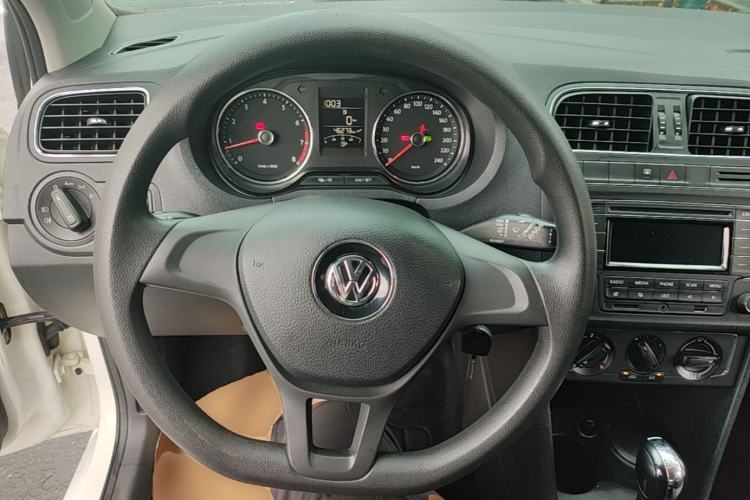 Used Volkswagen Polo 2014 1.6L Automatic Comfort Edition Steering Wheel
