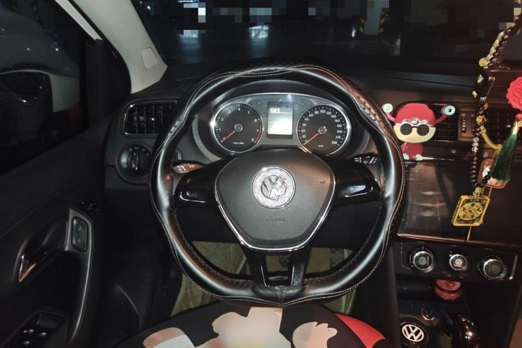 Used Volkswagen Polo 2014 1.4L Automatic Comfort Edition Steering Wheel