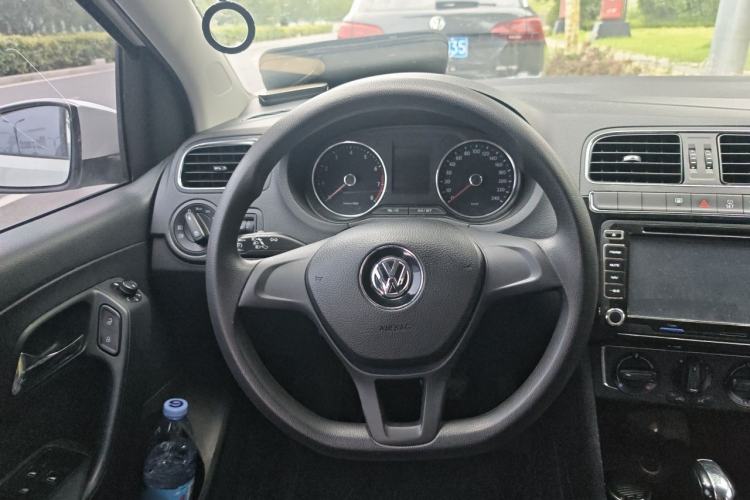 Used Volkswagen Polo 2014 1.6L Automatic Comfort Edition Steering Wheel
