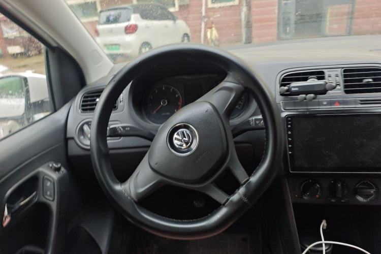 Used Volkswagen Polo 2014 1.4L Manual Fashion Edition Steering Wheel