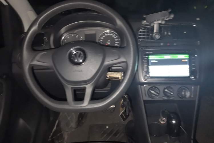 Used Volkswagen Polo 2014 1.6L Automatic Comfort Edition Steering Wheel