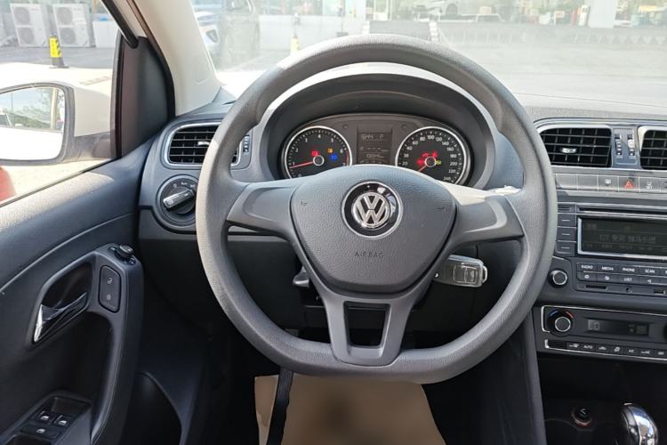 Used Volkswagen Polo 2014 1.6L Automatic Comfort Edition Steering Wheel