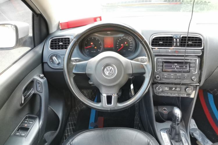 Used Volkswagen Polo 2014 1.6L Automatic Comfort Edition Steering Wheel