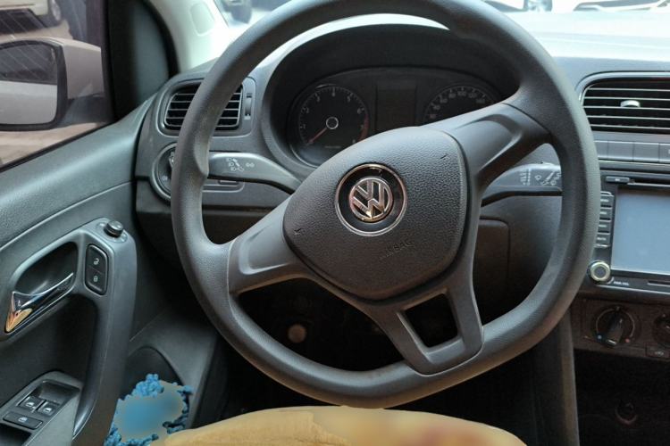Used Volkswagen Polo 2014 1.4L Manual Fashion Edition Steering Wheel