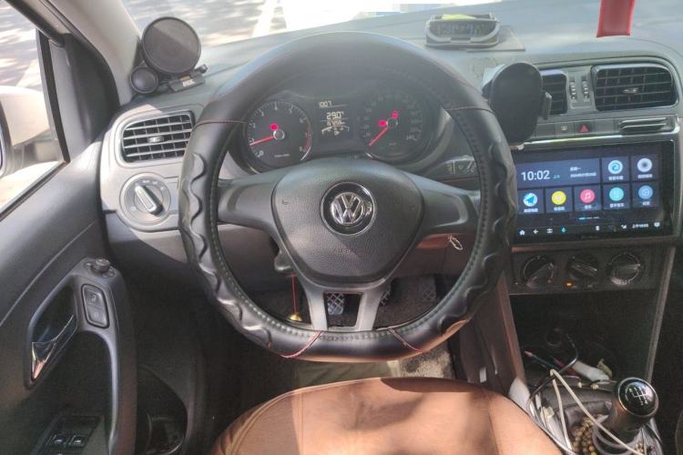 Used Volkswagen Polo 2014 1.4L Manual Fashion Edition Steering Wheel