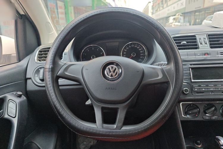 Used Volkswagen Polo 2014 1.6L Automatic Comfort Edition Steering Wheel