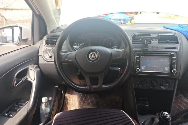 Used Volkswagen Polo 2014 1.4L Manual Fashion Edition Steering Wheel