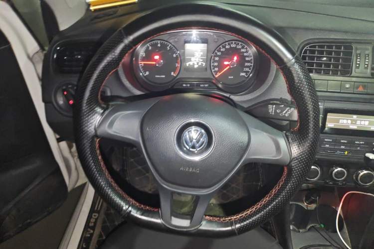Used Volkswagen Polo 2014 1.4L Manual Fashion Edition Steering Wheel
