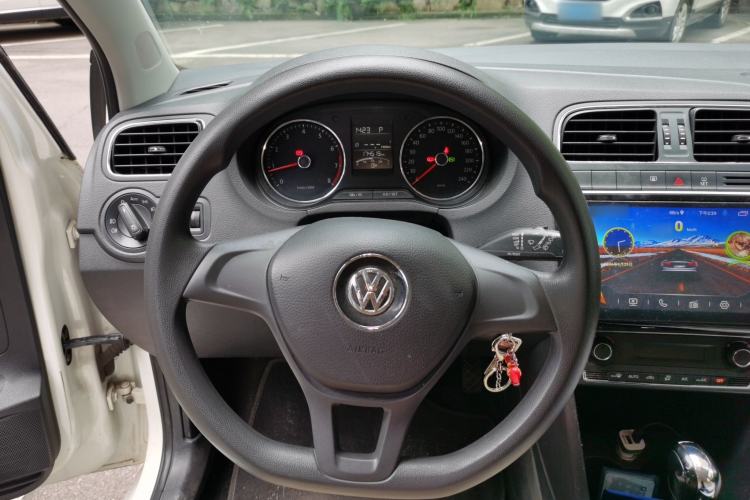 Used Volkswagen Polo 2014 1.6L Automatic Comfort Edition Steering Wheel